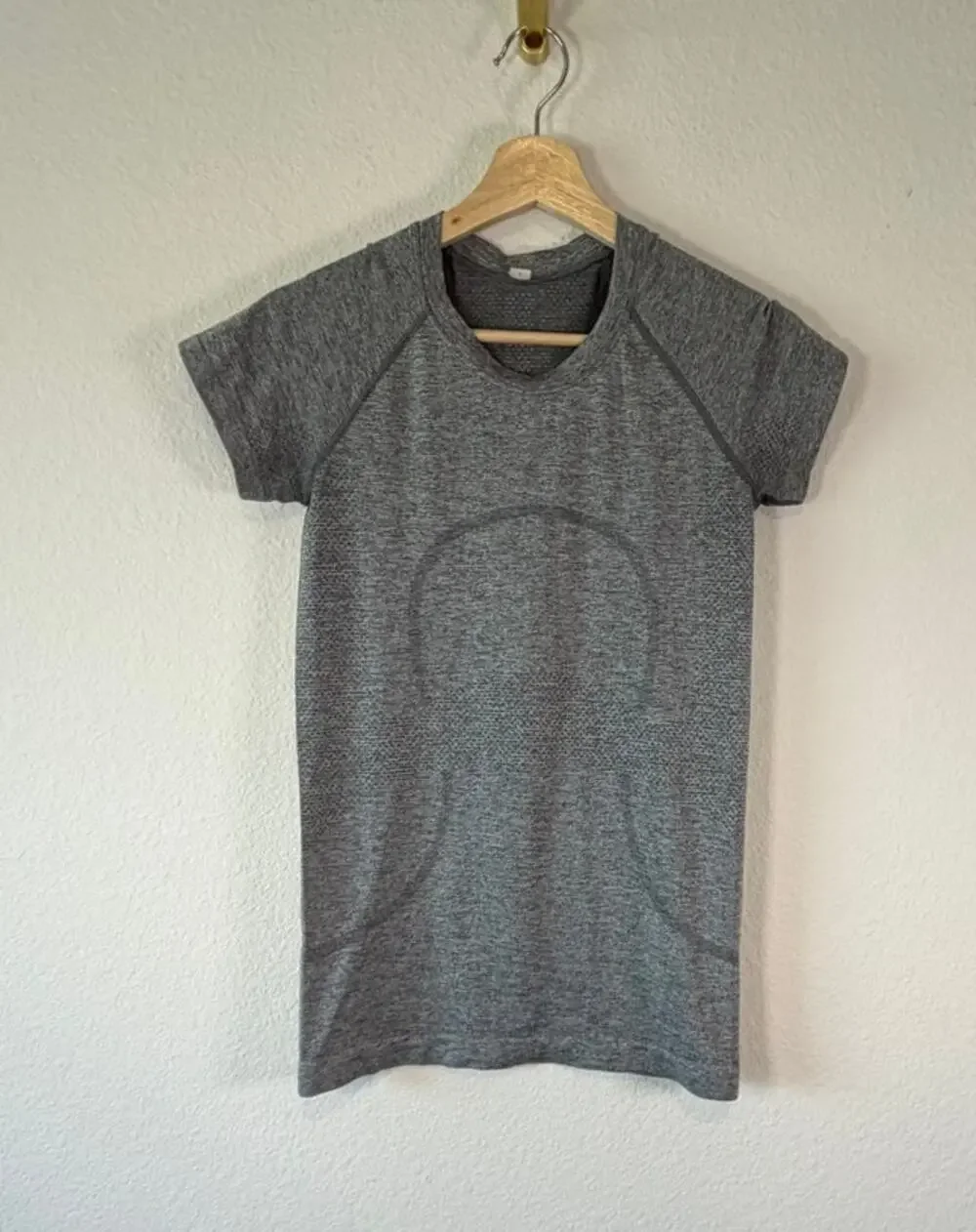 Lululemon Swiftly Tech Short Sleeve 2.0 Gray Space Dye Heather Crew Size 6